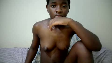 Snapshot of zellah chatting on 02-21-26, 08:48 zellah online show from 02-21-26, 08:48