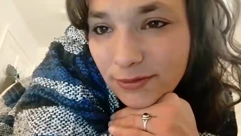 Snapshot of zellelajay2009 chatting on 02-16-25, 11:05 KENDAL Kaylee online show from 02-16-25, 11:05
