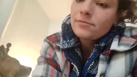 Snapshot of zellelajay2009 chatting on 02-17-25, 03:53 KENDAL Kaylee online show from 02-17-25, 03:53