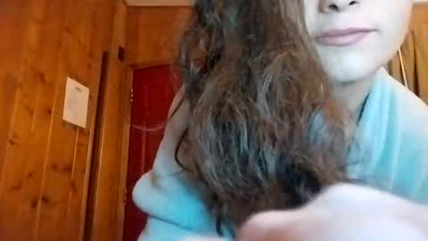 Snapshot of zellelajay2009 chatting on 02-24-25, 02:37 KENDAL Kaylee online show from 02-24-25, 02:37