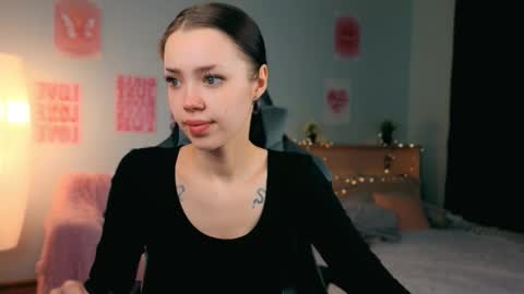 Snapshot of zeneexe chatting on 02-13-26, 06:59 Lara online show from 02-13-26, 06:59