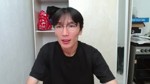 Snapshot of zengom chatting on 10-21-25, 09:59 Zen online show from 10-21-25, 09:59