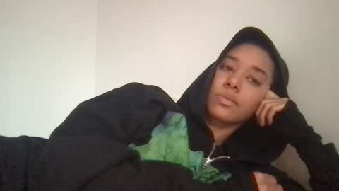 Snapshot of zenxbiaa chatting on 11-17-25, 05:19 zenxbiaa online show from 11-17-25, 05:19