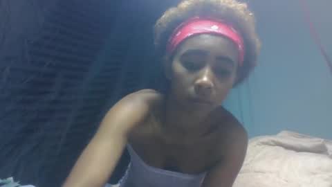 Snapshot of zeolineess chatting on 10-22-25, 05:13 zeolineess online show from 10-22-25, 05:13