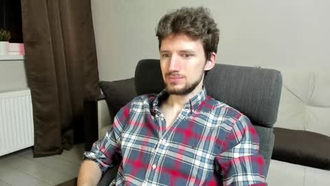 Snapshot of zepanl chatting on 01-12-25, 04:21 Andrew online show from 01-12-25, 04:21