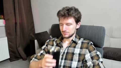 Snapshot of zepanl chatting on 01-21-25, 05:05 Andrew online show from 01-21-25, 05:05