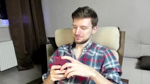 Snapshot of zepanl chatting on 03-08-25, 10:45 Andrew online show from 03-08-25, 10:45