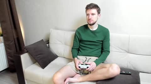 Snapshot of zepanl chatting on 10-15-25, 08:31 Andrew online show from 10-15-25, 08:31