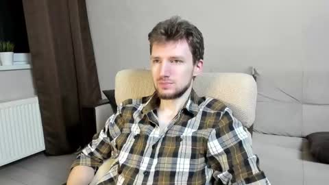 Snapshot of zepanl chatting on 11-09-25, 02:21 Andrew online show from 11-09-25, 02:21