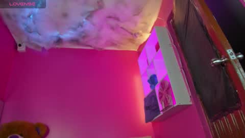 Snapshot of zephyra_angels1 chatting on 10-26-25, 04:07 ZEPHYRA ANGELS online show from 10-26-25, 04:07