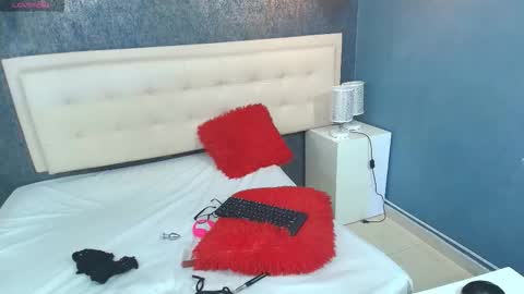 ZHAMIRA  ANDRES online show from 11-09-25, 05:22