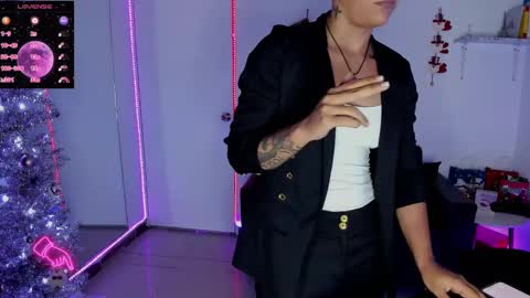 zhoestrong online show from 12-22-24, 11:11