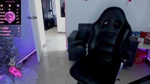 zhoestrong online show from 12-25-24, 08:07