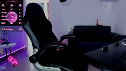 zhoestrong online show from 01-17-25, 06:44