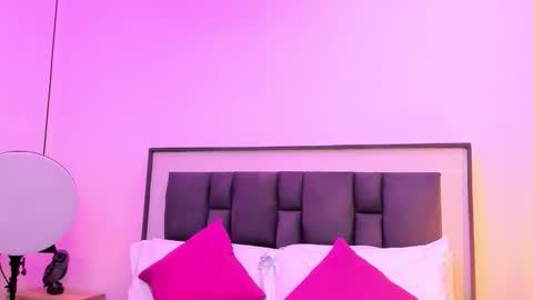 Snapshot of ziamiller chatting on 10-08-25, 11:19 zia online show from 10-08-25, 11:19