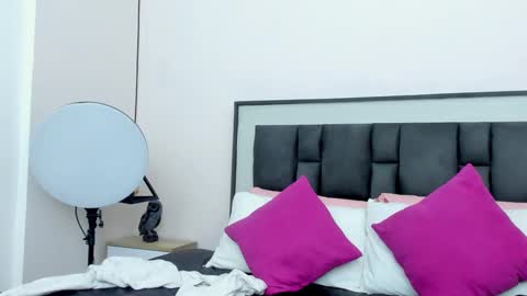 Snapshot of ziamiller chatting on 10-09-25, 12:03 zia online show from 10-09-25, 12:03