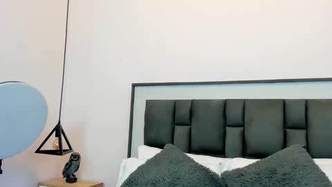 Snapshot of ziamiller chatting on 10-17-25, 01:46 zia online show from 10-17-25, 01:46