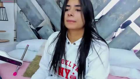 Snapshot of ziamiller chatting on 11-14-25, 09:30 zia online show from 11-14-25, 09:30