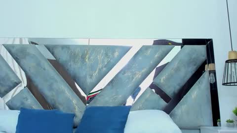 Snapshot of ziamiller chatting on 11-19-25, 10:04 zia online show from 11-19-25, 10:04