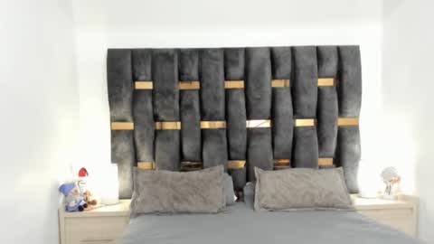 Snapshot of ziataylor chatting on 02-25-25, 12:03 ziataylor online show from 02-25-25, 12:03