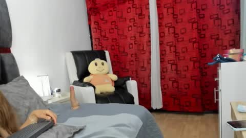 Snapshot of ziataylor chatting on 03-06-25, 01:37 ziataylor online show from 03-06-25, 01:37