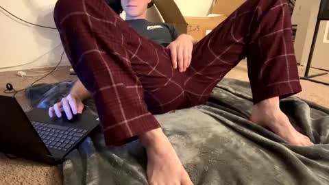 Snapshot of ziggystarbutt chatting on 01-21-25, 05:27 Ziggy online show from 01-21-25, 05:27