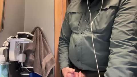 zinger283069 online show from 12-16-25, 06:35