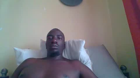 Zlatann2012 online show from 10-14-25, 06:47