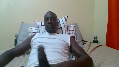 Zlatann2012 online show from 10-21-25, 08:31