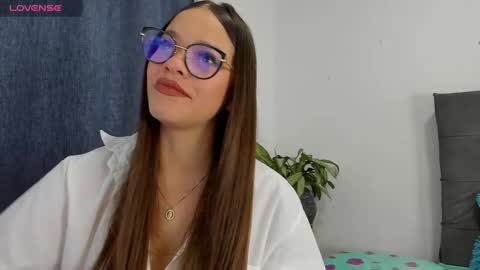 Snapshot of zoe69__ chatting on 01-13-25, 04:07 ZOE online show from 01-13-25, 04:07