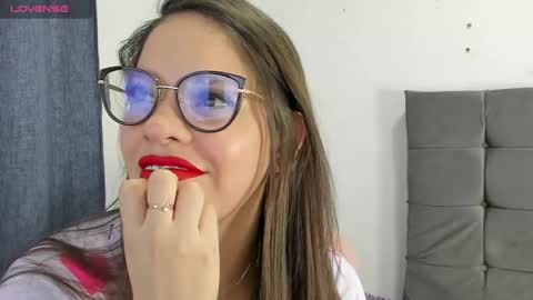 Snapshot of zoe69__ chatting on 01-28-25, 02:11 ZOE online show from 01-28-25, 02:11