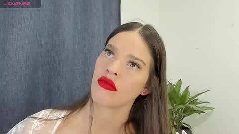 Snapshot of zoe69__ chatting on 01-30-25, 03:44 ZOE online show from 01-30-25, 03:44