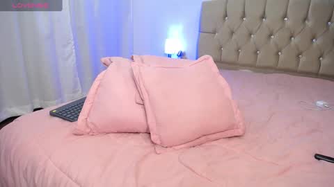 ZOEE online show from 01-21-25, 02:33