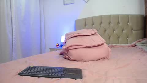 ZOEE online show from 02-02-25, 02:06