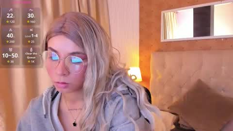 ZOEE online show from 10-19-25, 10:05