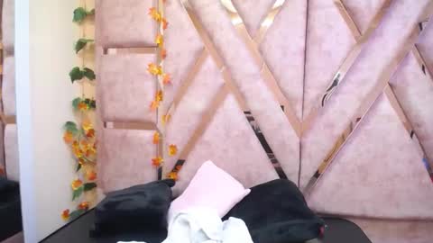 Zoe Browns online show from 11-02-25, 03:20