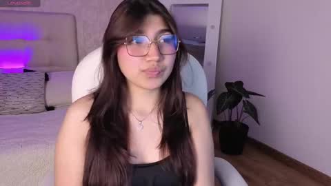 zoe  online show from 09-30-25, 05:23