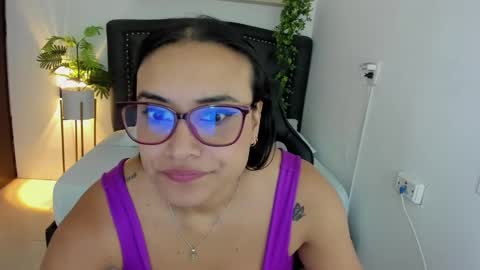 Zoe  online show from 12-29-24, 03:24