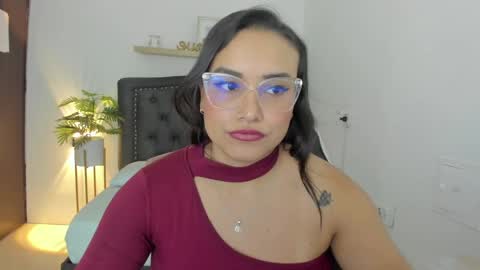 Zoe  online show from 02-14-25, 03:47