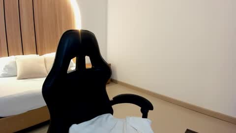 Snapshot of zoe_danae_ chatting on 03-06-26, 12:12 Zoe online show from 03-06-26, 12:12