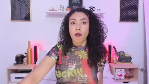 Zoe Gruber online show from 10-16-25, 06:31