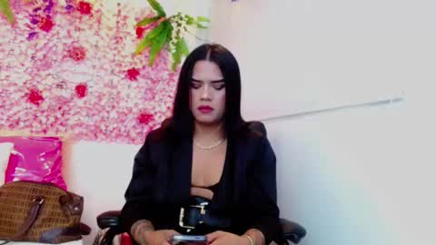 zoe_hecate online show from 10-04-25, 02:15