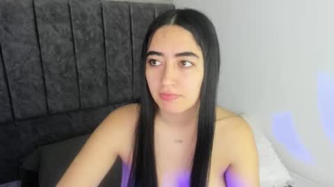 Snapshot of zoe_jones7 chatting on 10-29-25, 02:47 zoe_jones7 online show from 10-29-25, 02:47