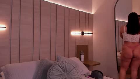 zoe_mhendez online show from 01-13-26, 11:48