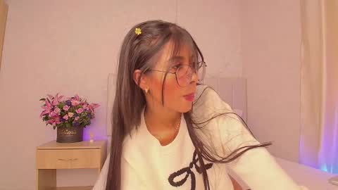 Snapshot of zoe_mocca chatting on 12-09-24, 07:07 Mia online show from 12-09-24, 07:07