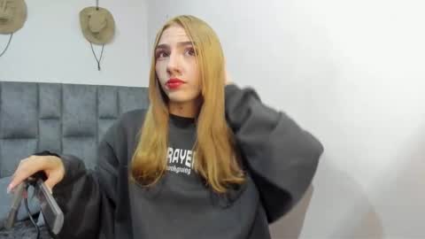 She Zoe He Painn online show from 11-01-25, 09:17