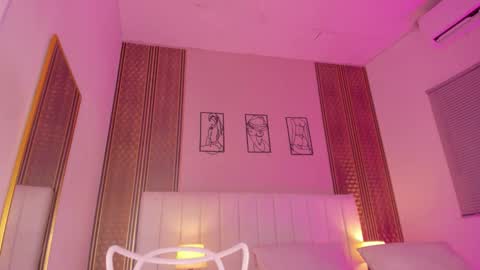 Hi guys i am Zoe  online show from 01-05-26, 05:27