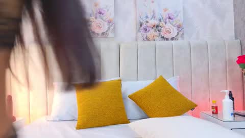 Camila Aristizabal online show from 10-21-25, 08:42