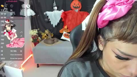 zoe_sullivan_ online show from 10-17-25, 09:23