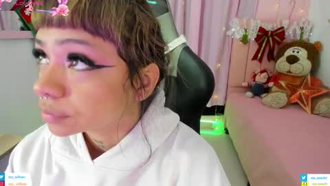 zoe_sullivan_ online show from 11-19-25, 09:20